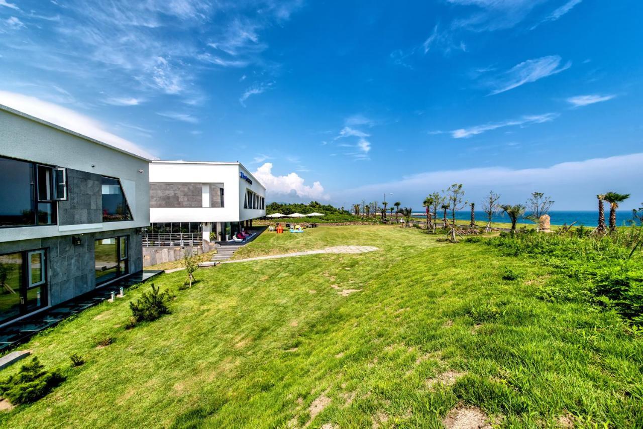 Sun And Moon Resort Seogwipo Exterior photo